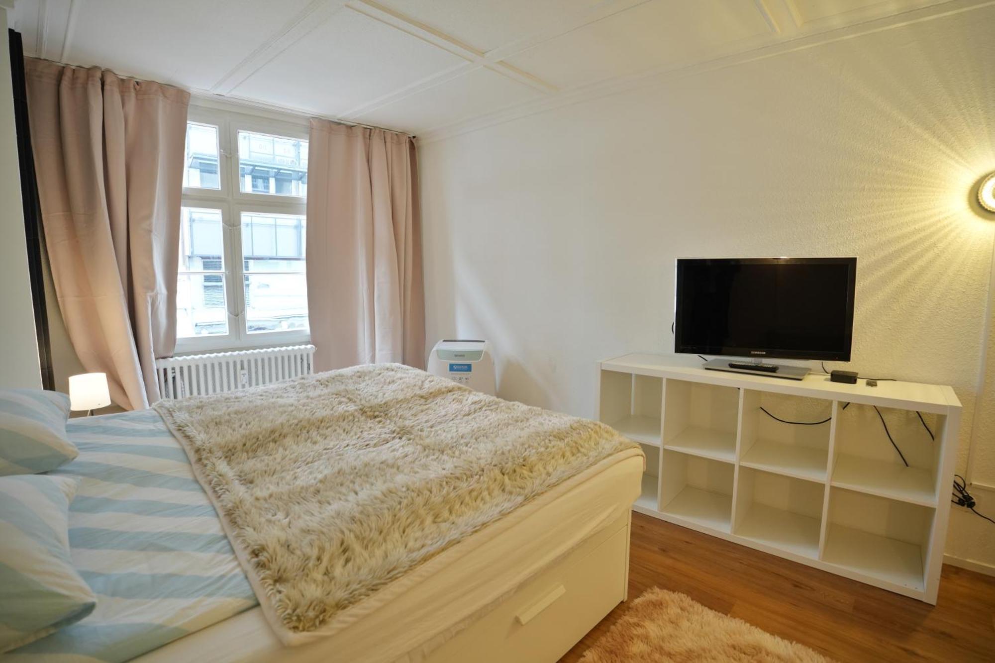 Cozy City Center, 4 Bedroom- 120Sq, 5Min Walk To Main Station バーゼル エクステリア 写真